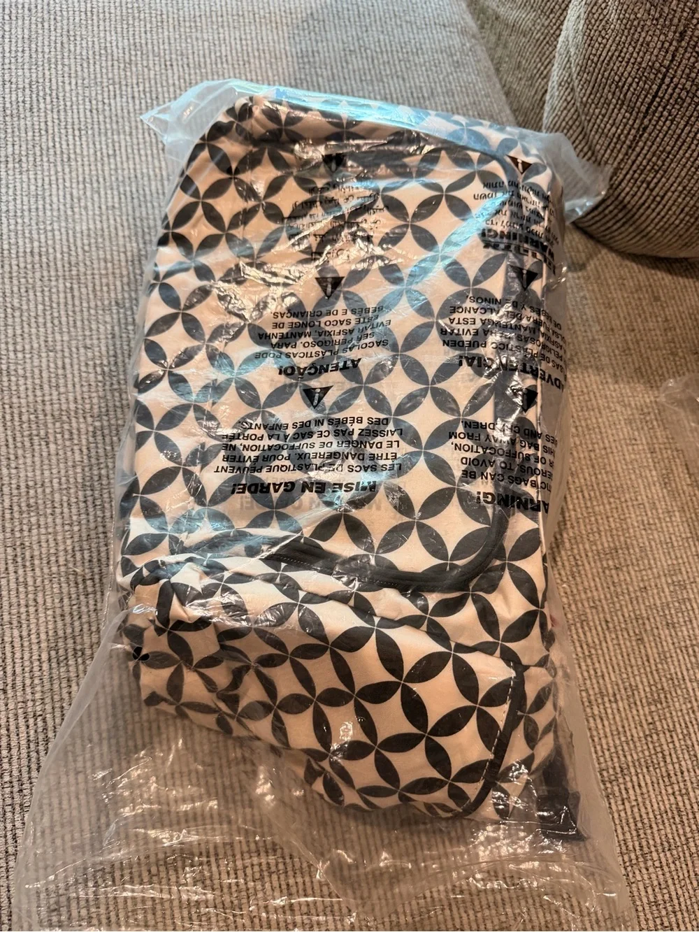 6 piece Geometric Black & Cream Tote Baby Bag Set Storage Pouches Changing mat